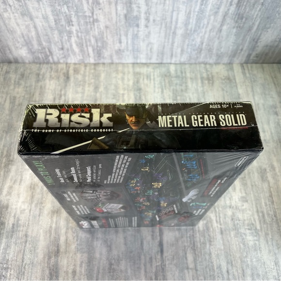 Metal Gear Solid RISK Collector's Edition Strategic Conquest USAopoly New Sealed - Picture 13 of 15